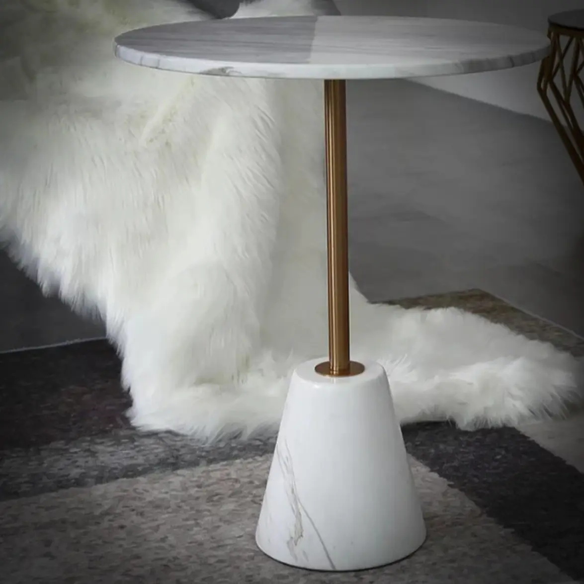 mesa auxiliar Denisse